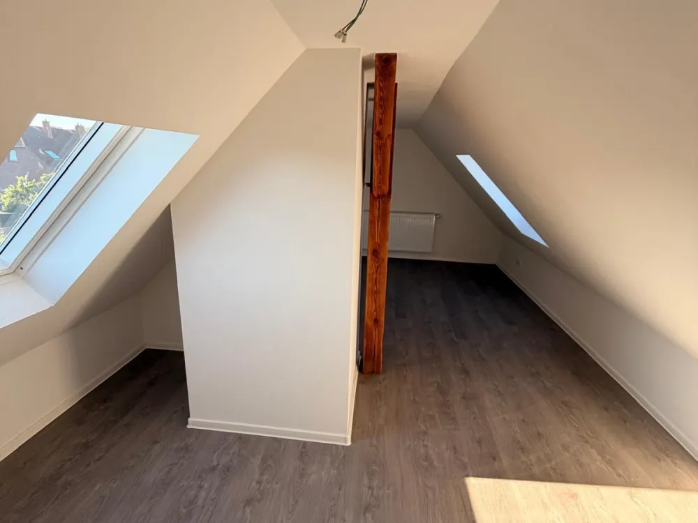 Dachgeschosswohnung nach Umbau neu zu vermieten