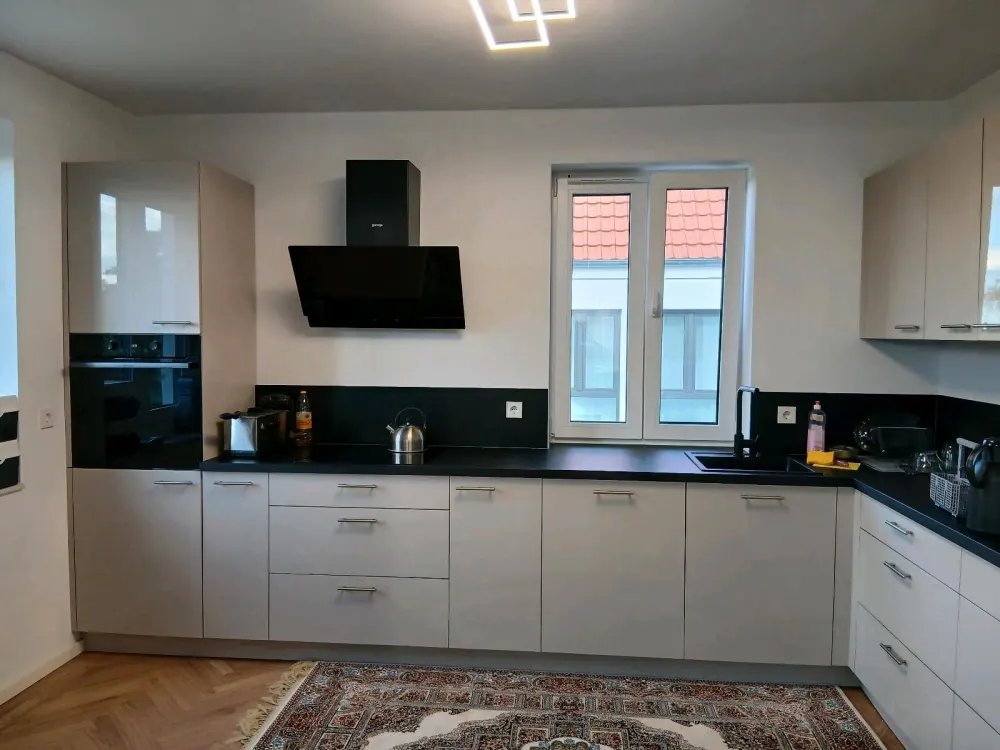 Moderne 4-Zimmer-Wohnung - neuwertig mit Einbauküche
