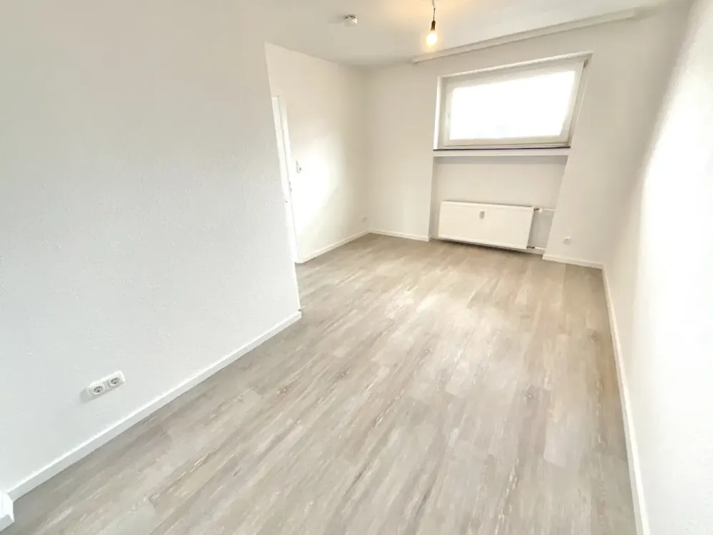 Frisch renovierte 3 Zimmerwohnung mit Balkon