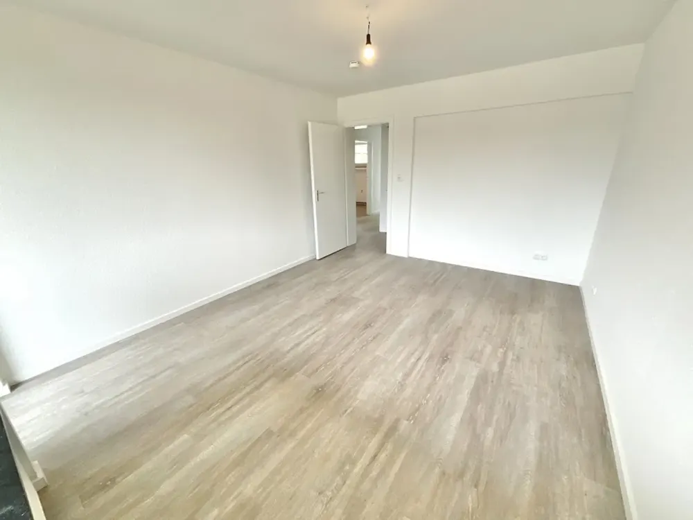 Frisch renovierte 3 Zimmerwohnung mit Balkon
