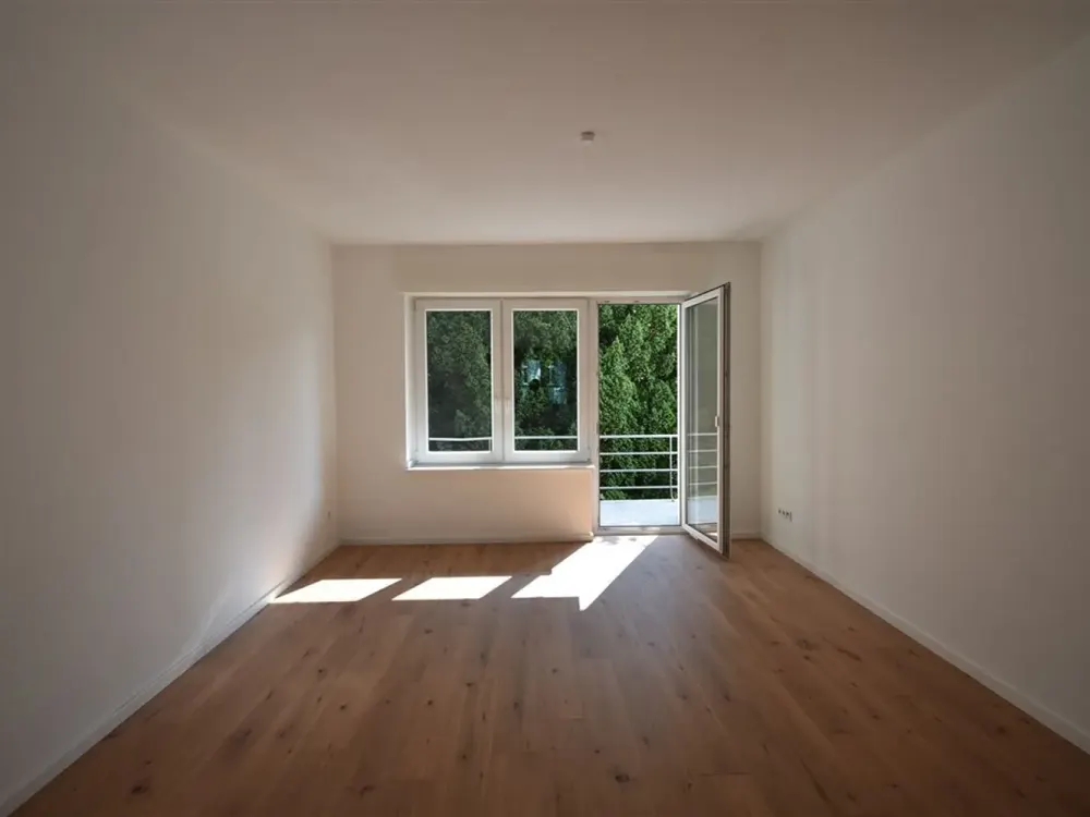 Großzügiges Wohnen! Gepflegte 3-Zi-Whg mit Balkon in KR-City