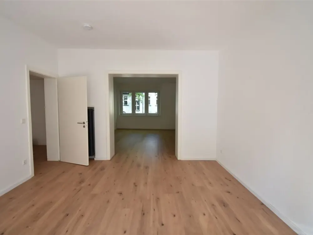 Großzügiges Wohnen! Gepflegte 3-Zi-Whg mit Balkon in KR-City