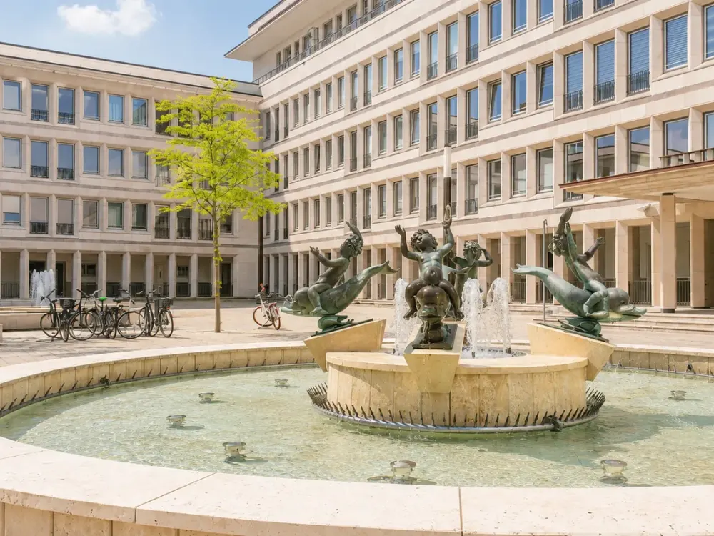 4-Zimmer-Luxus im Gerling Quartier, Möbliert, Concierge, Security, Kurz-/Langzeit, sofort frei