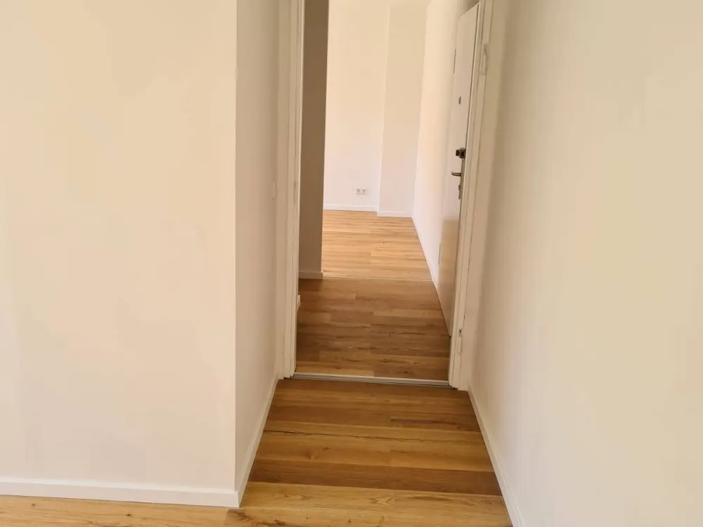 Completely Renovated Centrally Located 2-Room Apartment with Large Balcony