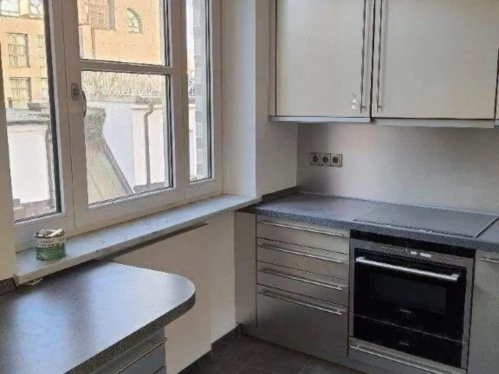 ABC Straße 44-46 - 2,5 Zi.-Whg. - 4. OG - Balkon - 1a Lage - Concierge 7/24