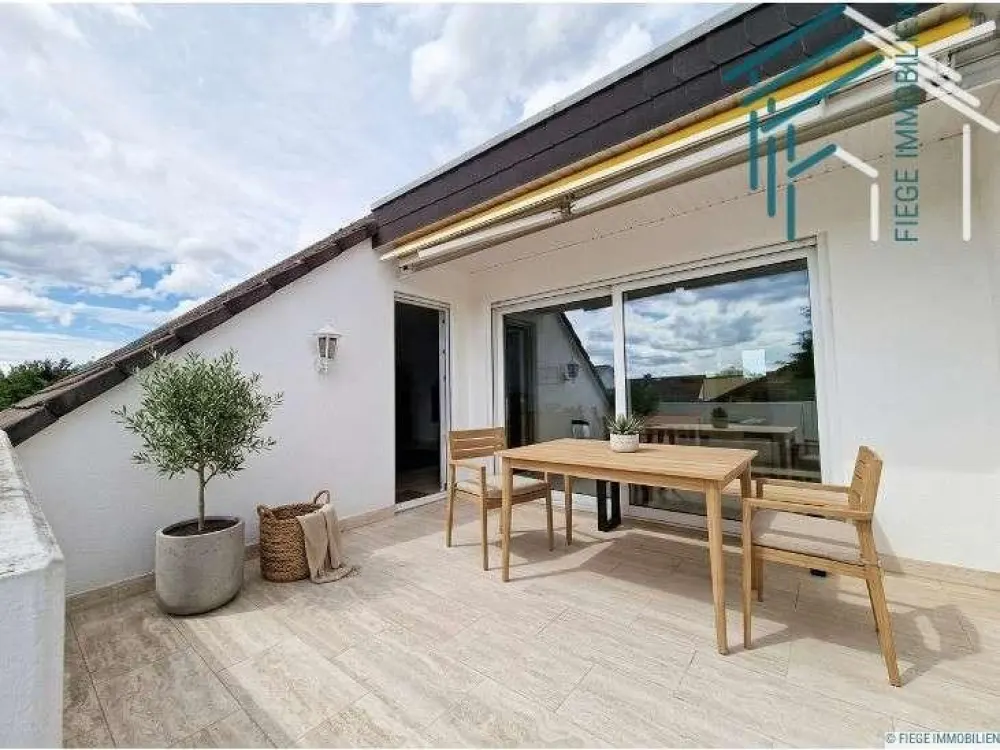 Großzügige und hochwertige 4,5 Zi. Whg. mit Dachterrasse in ruhiger und zentraler Lage