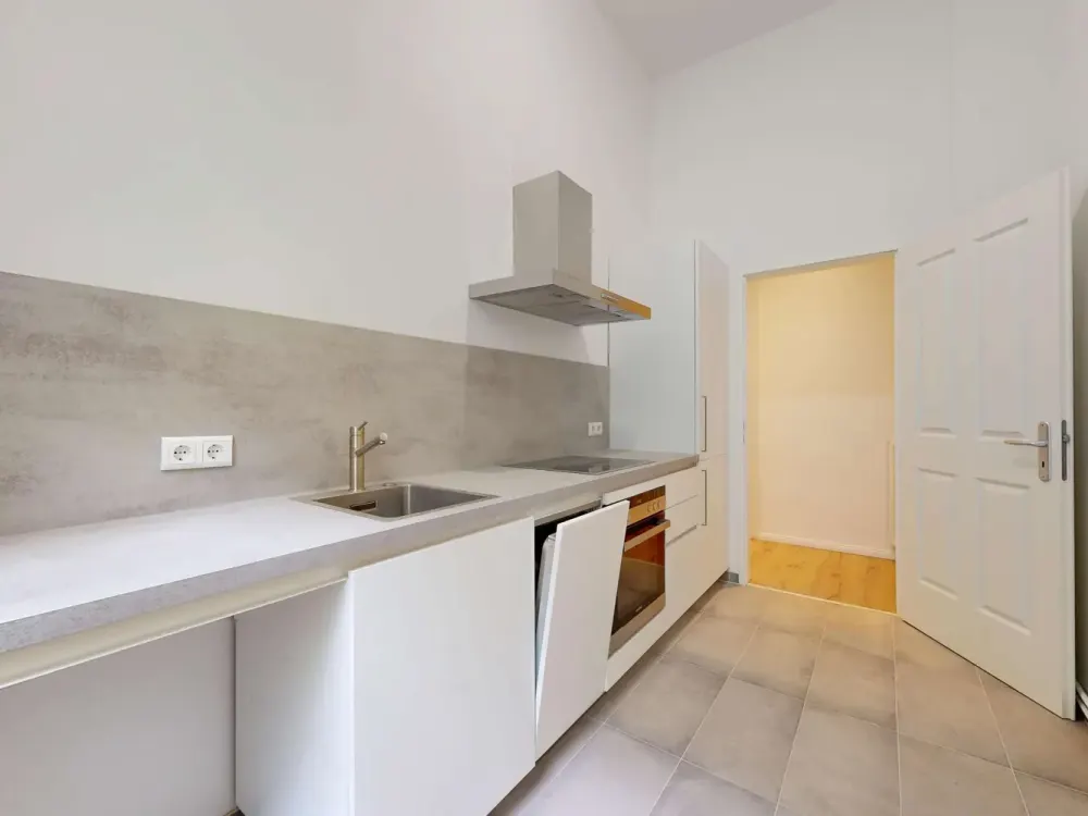 Sanierte 2-Zimmer-Wohnung im EG im Hinterhaus
