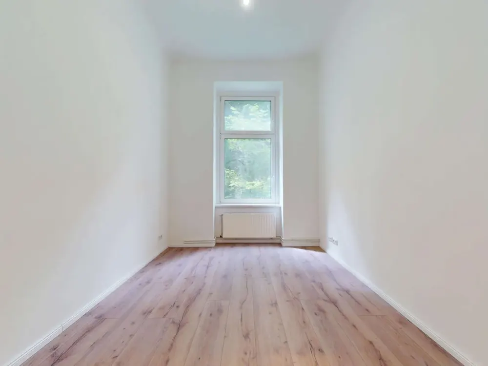 Sanierte 2-Zimmer-Wohnung im EG im Hinterhaus