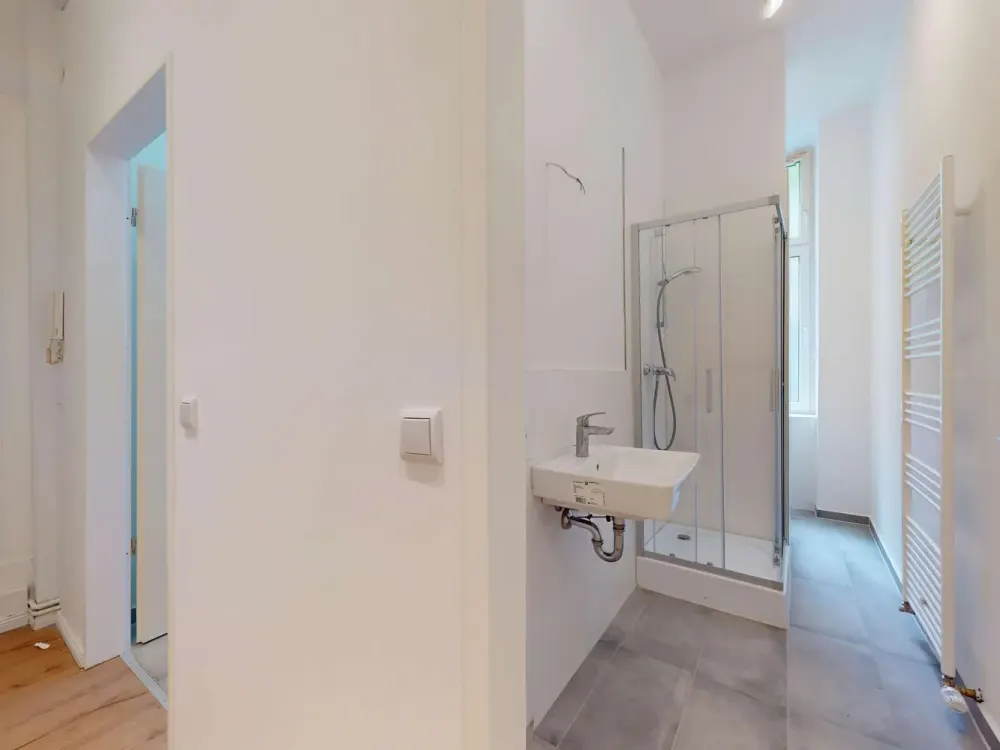 Sanierte 2-Zimmer-Wohnung im EG im Hinterhaus