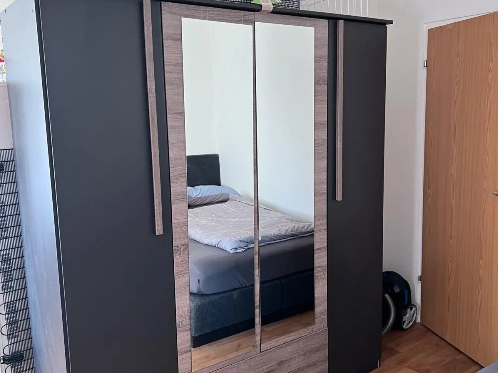 Nachmieter gesucht, Nur 400 € Warmmiete ab 1.9 komplet möbliert