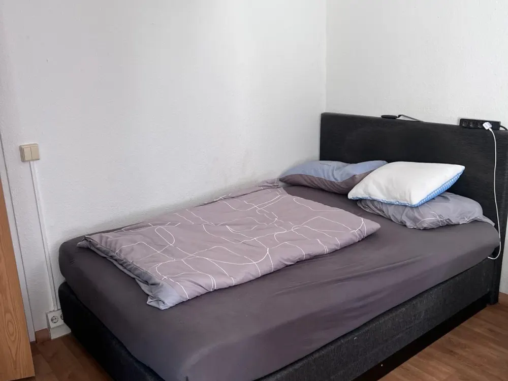 Nachmieter gesucht, Nur 400 € Warmmiete ab 1.9 komplet möbliert