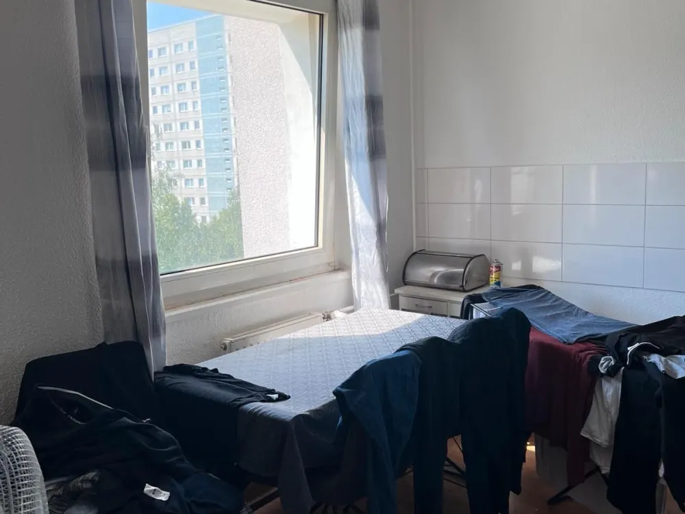 Nachmieter gesucht, Nur 400 € Warmmiete ab 1.9 komplet möbliert