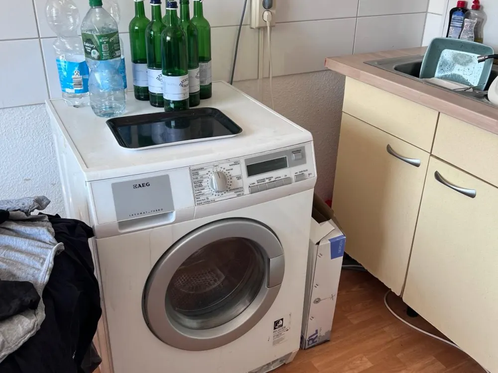 Nachmieter gesucht, Nur 400 € Warmmiete ab 1.9 komplet möbliert