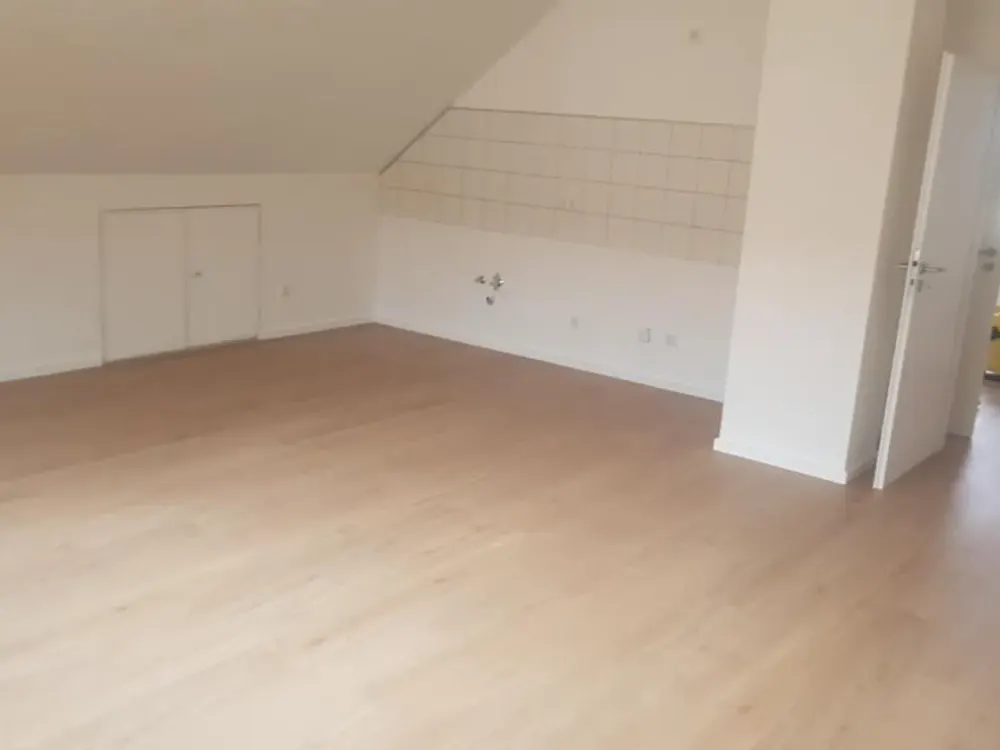 Ansprechende 2-Zimmer-Dachgeschosswohnung mit EBK in Bruchköbel
