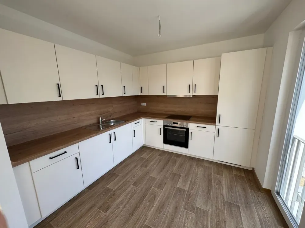 Generationsübergreifendes Wohnen: 3-Zimmer-Wohnung mit Loggia in Zeuthen