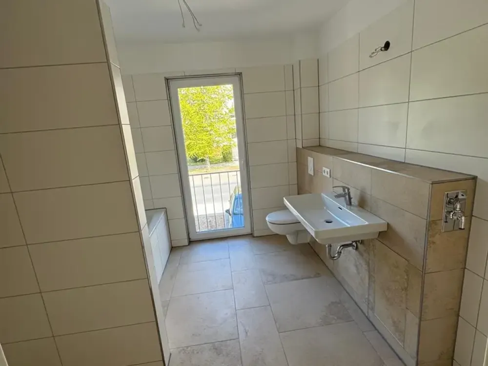 Generationsübergreifendes Wohnen: 3-Zimmer-Wohnung mit Loggia in Zeuthen