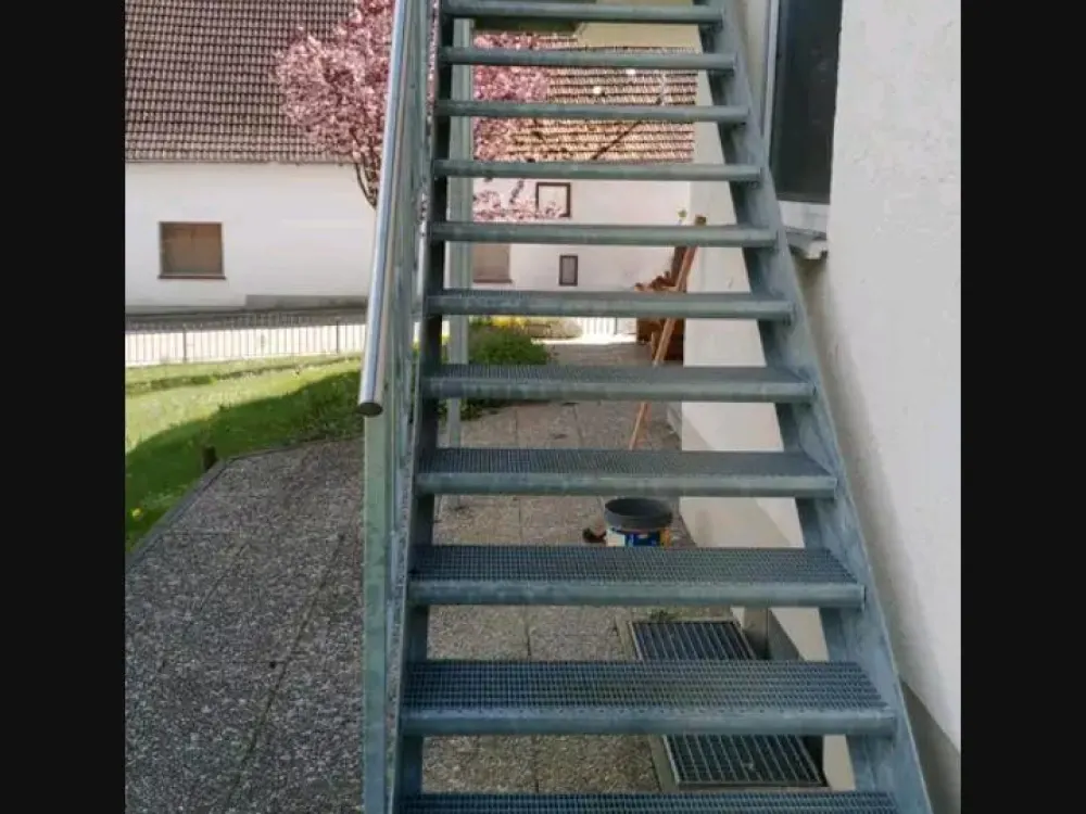 4-Zimmer-Dachgeschosswohnung mit Einbauküche in Egg an der Günz