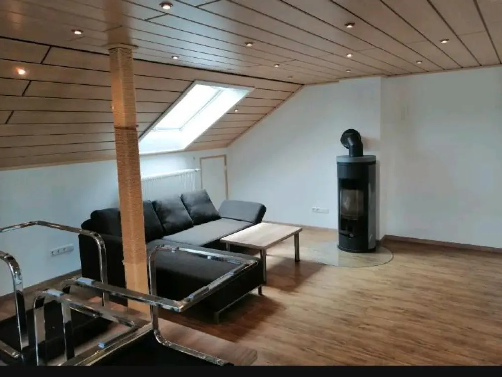 4-Zimmer-Dachgeschosswohnung mit Einbauküche in Egg an der Günz