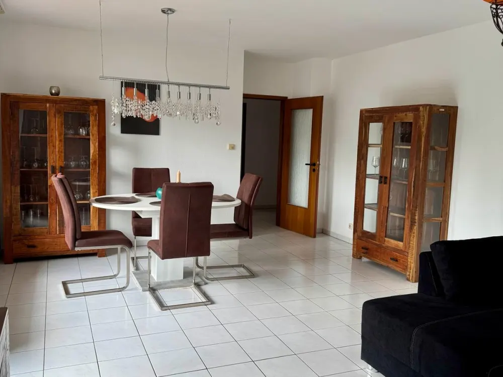 Bright 3-room apartment with fitted kitchen, balcony and parking space in St. Ingbert