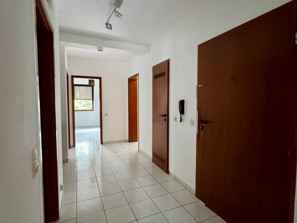 Bright 3-room apartment with fitted kitchen, balcony and parking space in St. Ingbert