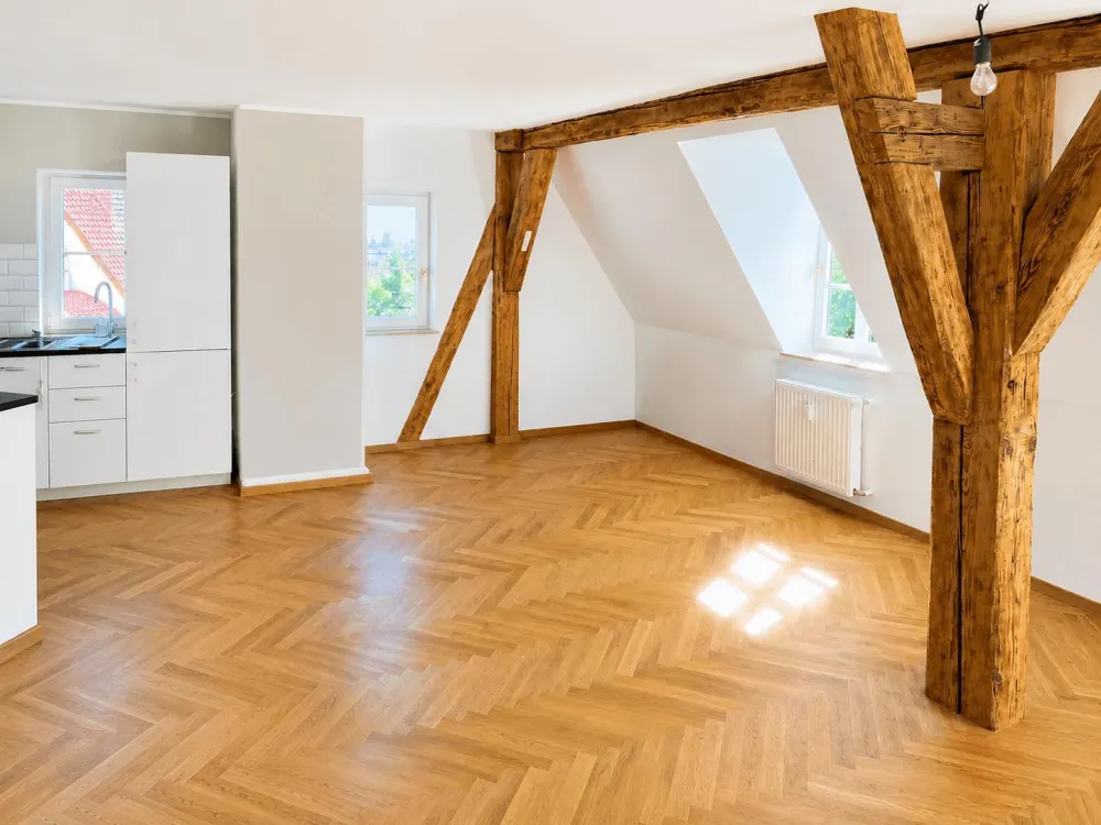 Liebevolle Dachgeschosswohnung mit historischem Flair im repräsentativen Schloss Kalchreuth