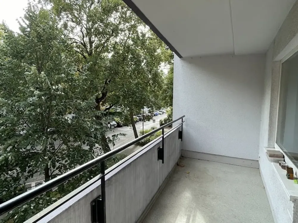 3-room apartment in Frankfurt-Ostend with balcony, elevator and cellar