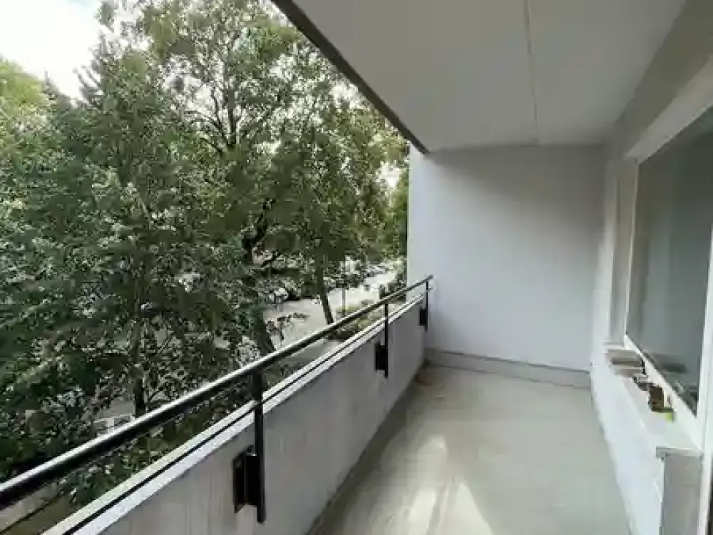 3-room apartment in Frankfurt-Ostend with balcony, elevator and cellar
