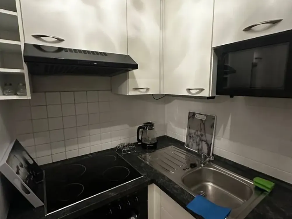 Furnished 1-Room Apartment (30 m2) in Schwabing, Available Immediately, Registration Possible