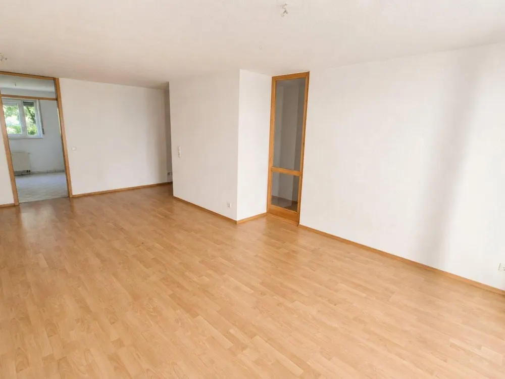 Attraktive 3-Raum-Wohnung mit Terrasse, Gartenanteil und Tiefgaragenstellplatz in Freital
