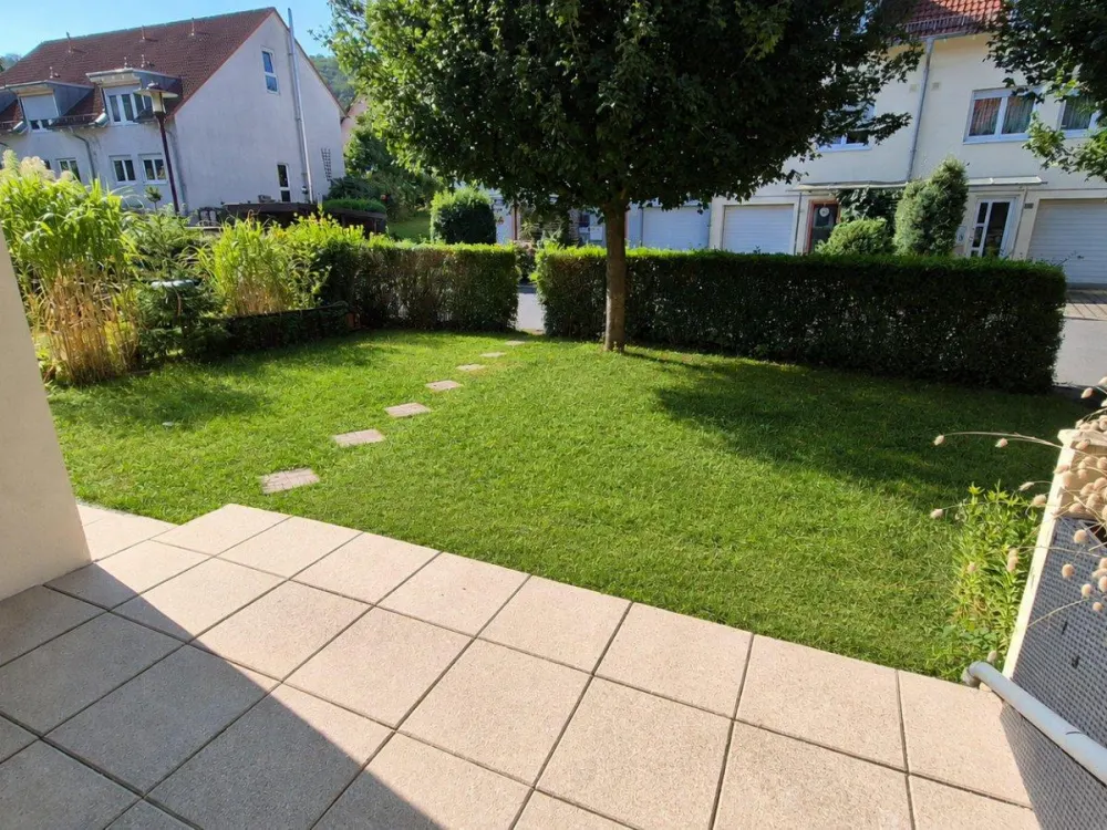 Attraktive 3-Raum-Wohnung mit Terrasse, Gartenanteil und Tiefgaragenstellplatz in Freital