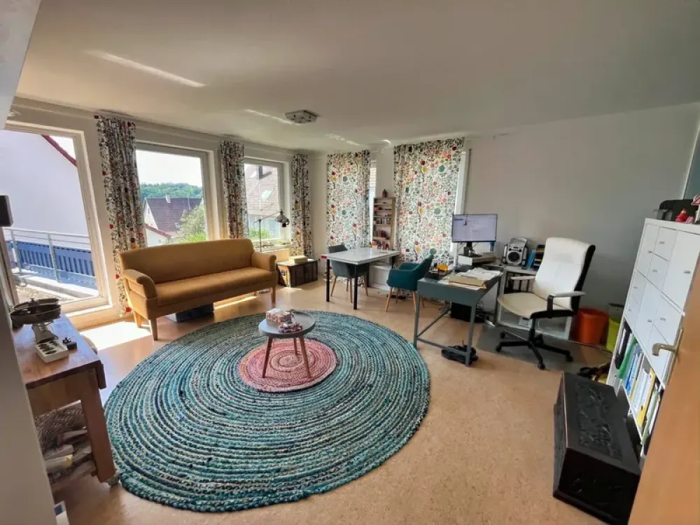 Bright 3-Room Apartment with Balcony, Central at the Market Square