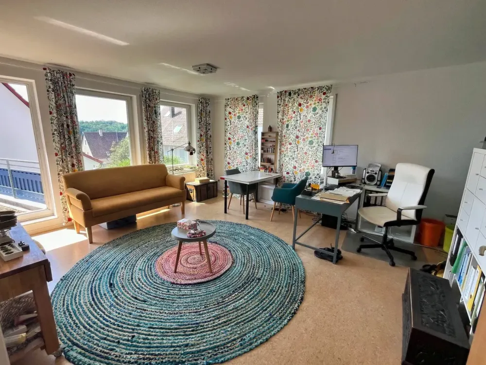 Bright 3-Room Apartment with Balcony, Central at the Market Square