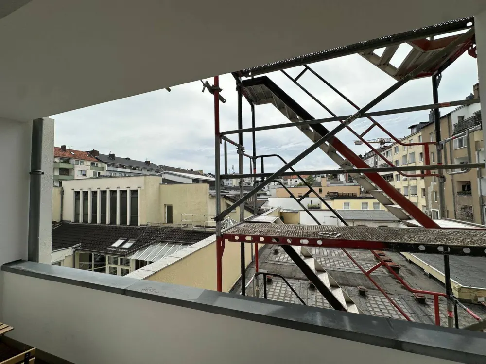 Nachmieter gesucht ab 01.10. für schöne, helle kernsanierte 1,5-Zimmer-Wohnung mit Balkon, Nähe Kö