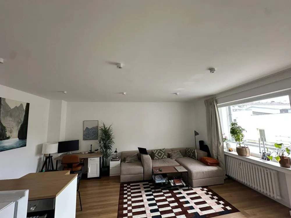 Nachmieter gesucht ab 01.10. für schöne, helle kernsanierte 1,5-Zimmer-Wohnung mit Balkon, Nähe Kö