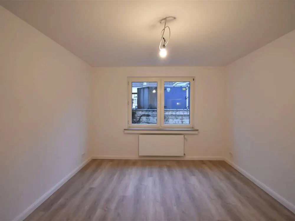 D-Altstadt! Sanierte 2-Zi-Whg mit EBK ab sofort zu vermieten
