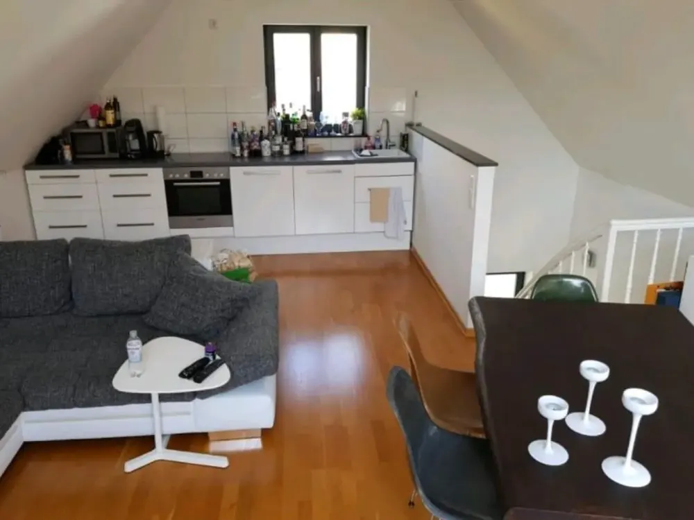 Neu renovierte Maisonette Wohnung 2,5 Zimmer im Herzen von Köln!