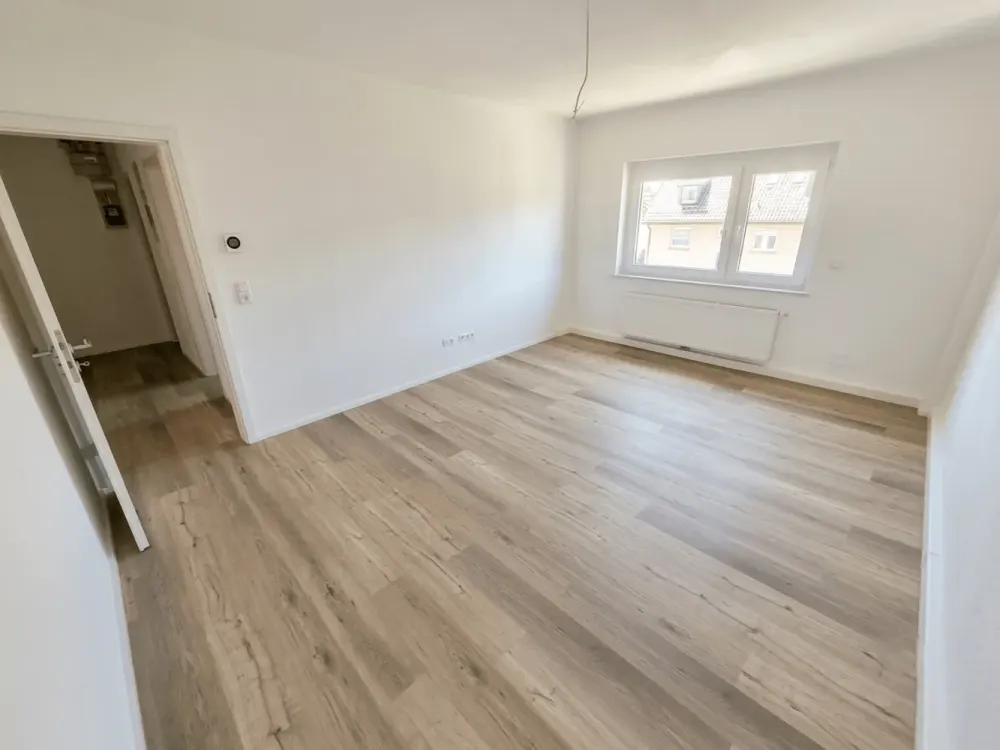 Optimal für Familien oder eine WG!!! 4-Zimmer kernsaniert Erstbezug!
