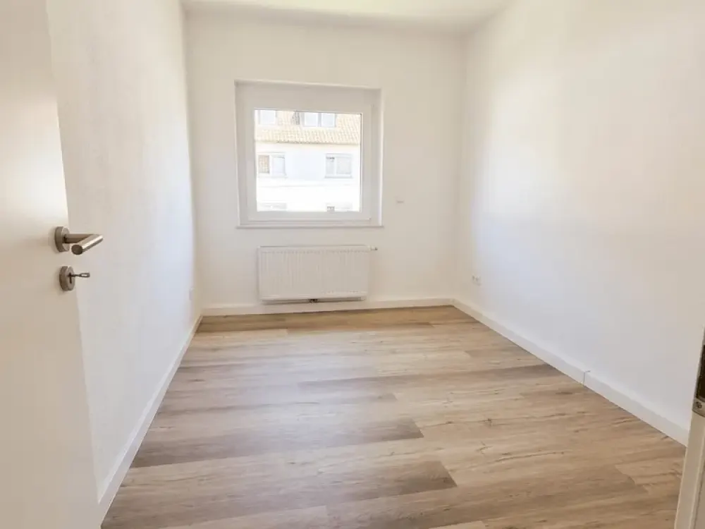 Optimal für Familien oder eine WG!!! 4-Zimmer kernsaniert Erstbezug!