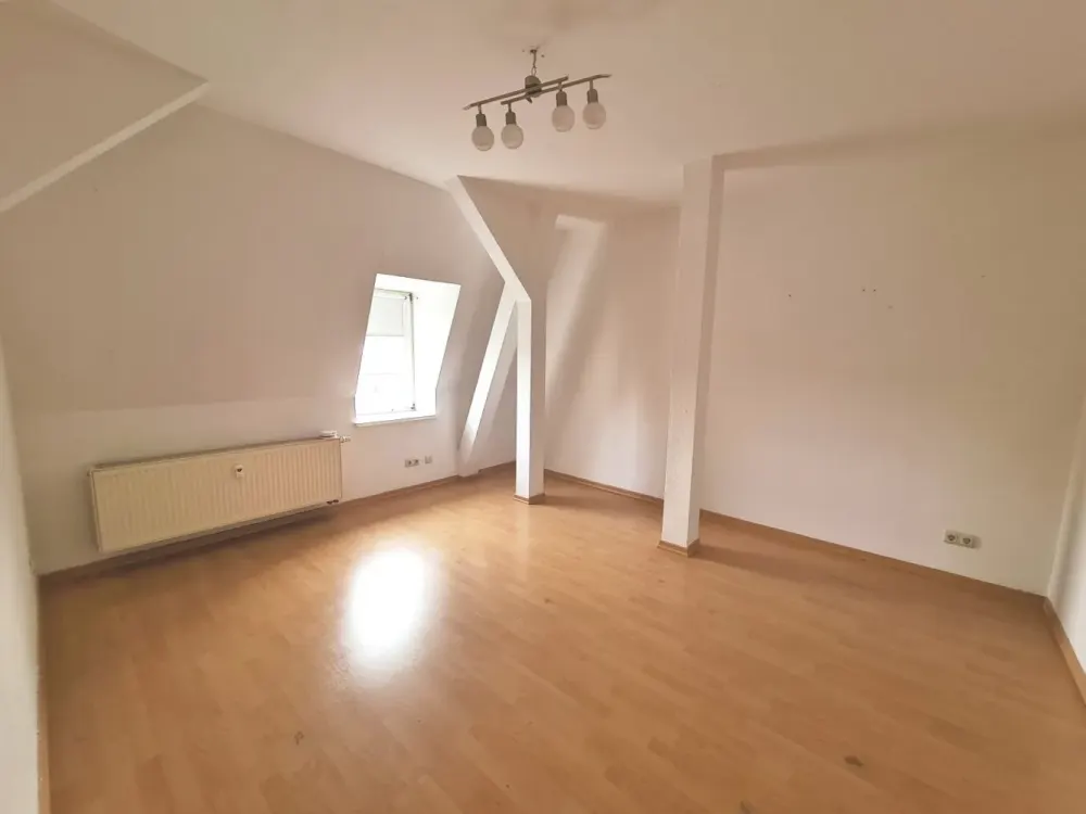 Attractive 3-Room Apartment in Lovingly Restored Gründerzeit Building - Central Location Nearby