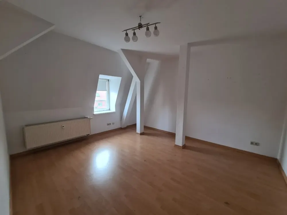 Attractive 3-Room Apartment in Lovingly Restored Gründerzeit Building - Central Location Nearby