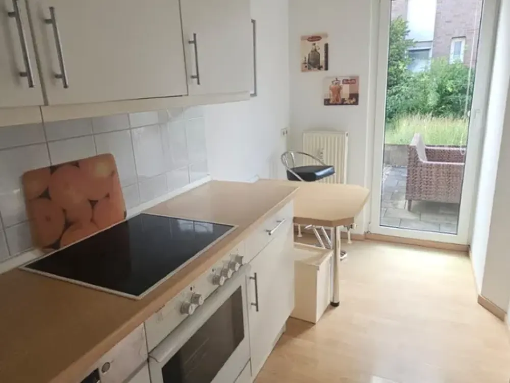 Möblierte 2 Zimmer Wohnung mit Terrasse und Tiefgaragenstellplatz in Ratingenin Ratingen