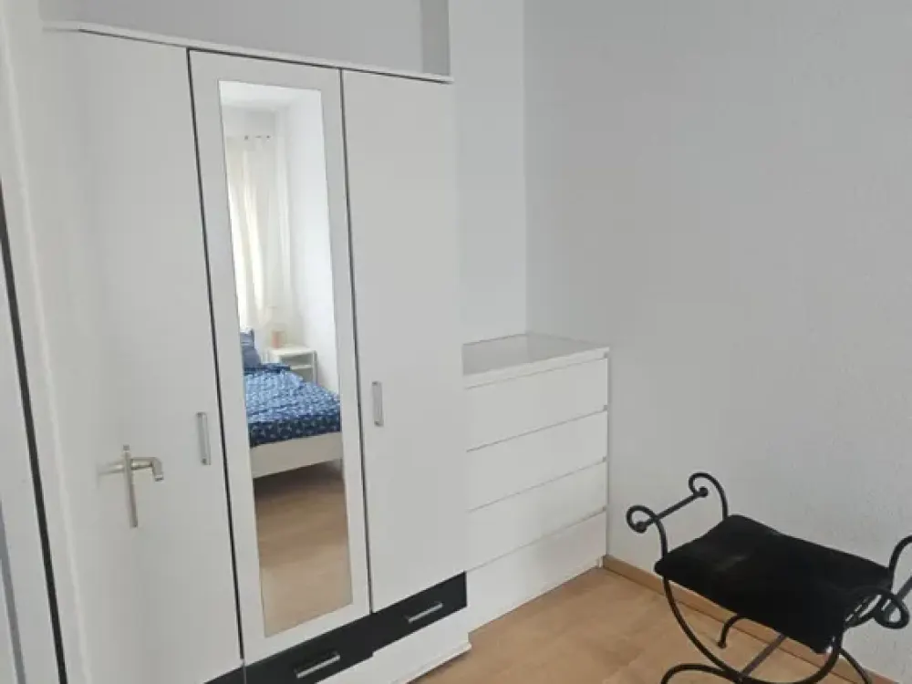 Möblierte 2 Zimmer Wohnung mit Terrasse und Tiefgaragenstellplatz in Ratingenin Ratingen