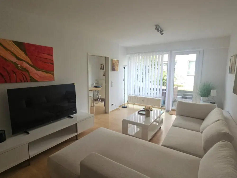 Möblierte 2 Zimmer Wohnung mit Terrasse und Tiefgaragenstellplatz in Ratingenin Ratingen