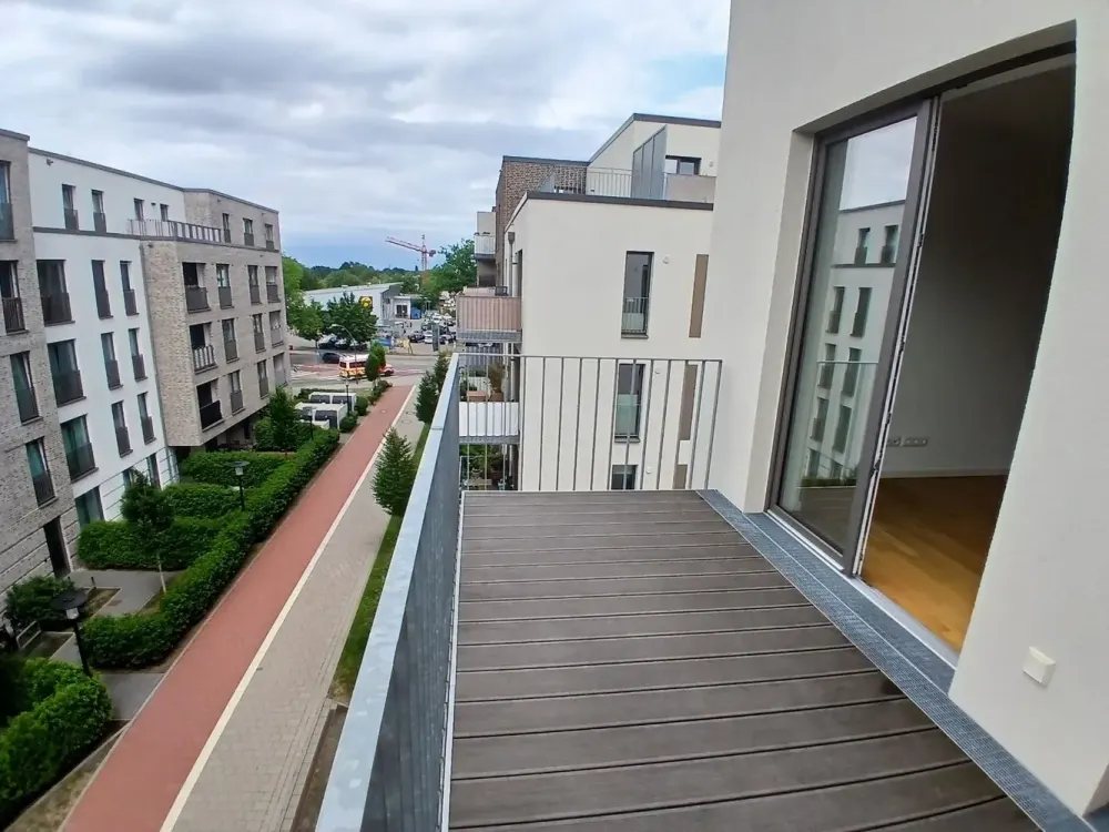 Aufzug, Fußbodenheizung & Balkon: 4 Zimmer mit 3 Schlafzimmern in Hamburg