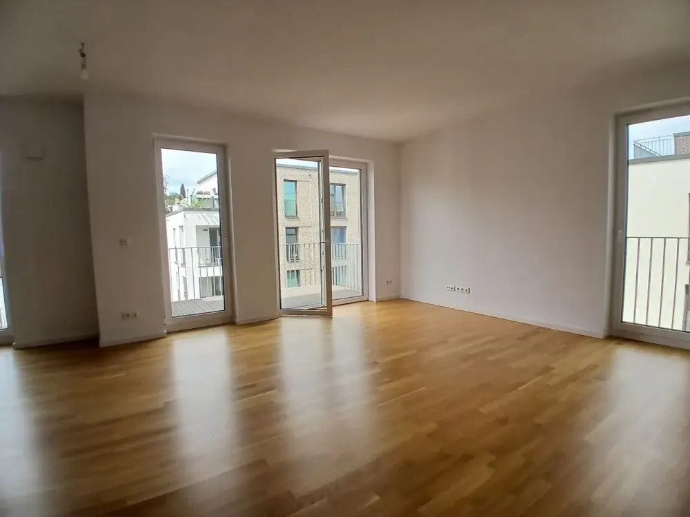 Aufzug, Fußbodenheizung & Balkon: 4 Zimmer mit 3 Schlafzimmern in Hamburg