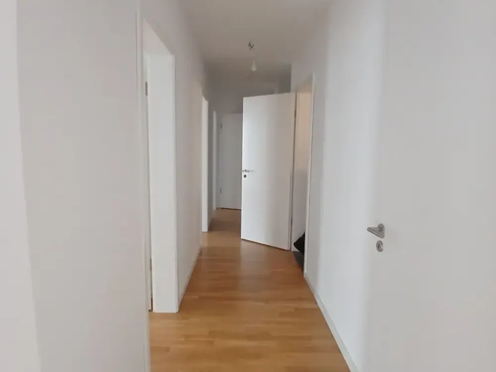 Aufzug, Fußbodenheizung & Balkon: 4 Zimmer mit 3 Schlafzimmern in Hamburg