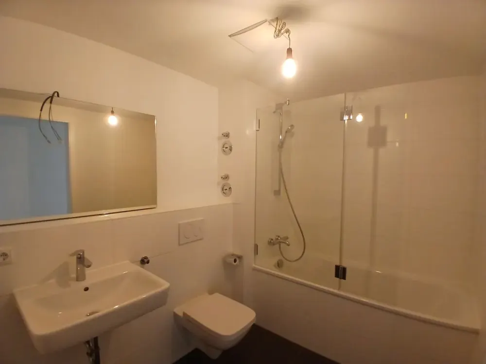 Aufzug, Fußbodenheizung & Balkon: 4 Zimmer mit 3 Schlafzimmern in Hamburg