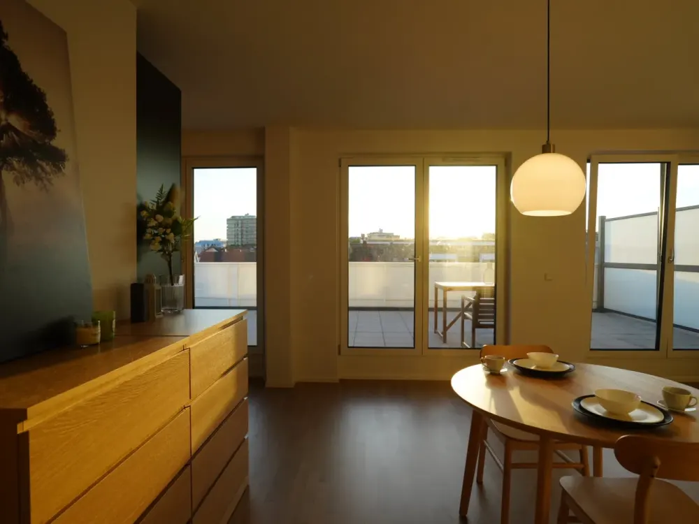 Exklusives Penthouse mit Dachterrasse & Parkblick in zentrale Maichingen