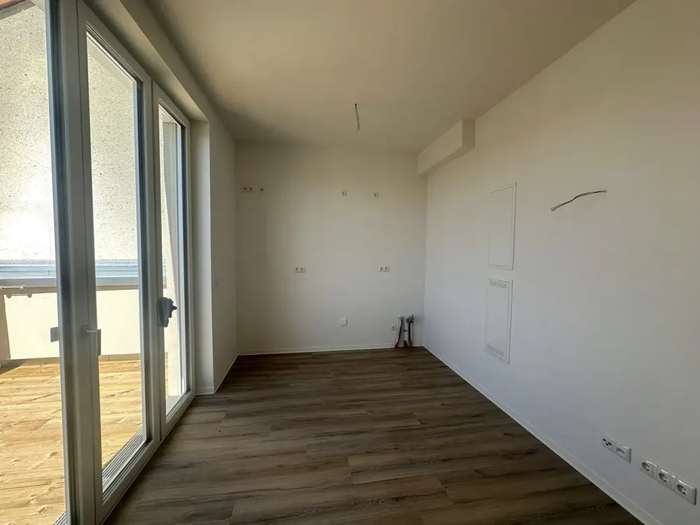 2 Rooms | Roof Terrace | Renovated Old Building, Living in Zentrum-Ost | Optional with Fitted Kitchen
