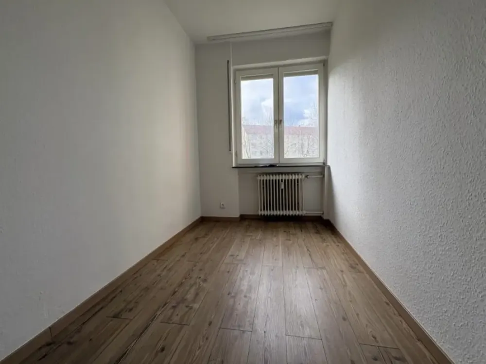 Zuhause mit drei Zimmern und Balkon in Hanau